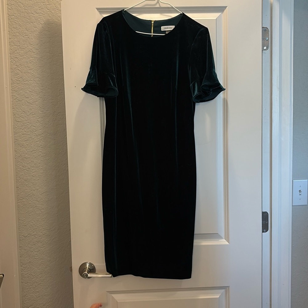 Calvin Klein Emerald Green Velvet 3/4 Bell Sleeve Sheath Dress Size 10 Stretch - Picture 3 of 7